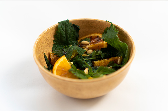 Produktfoto eines Orangen-Brennnessel-Salates