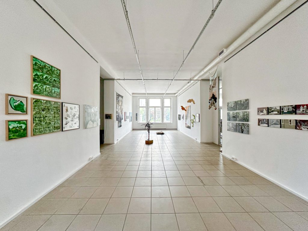 picture from the exhibition Skraj/Am Rand, Galerie Nowe Miejsce, Warszaw Mai 2025